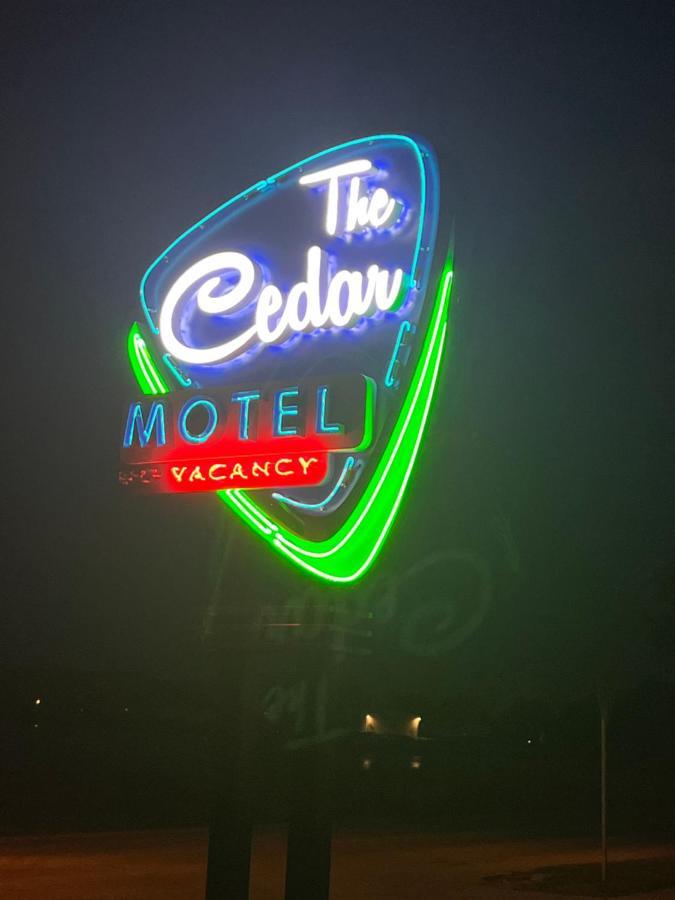 סנדוסקי The Cedar Motel מראה חיצוני תמונה